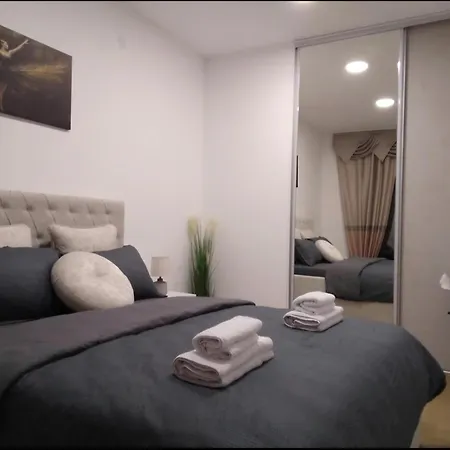 Emanuilo Apartment *